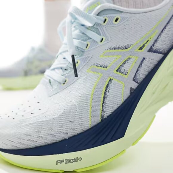 ASICS Women's NOVABLAST 4 TR Running Shoes - Picture 3 of 5